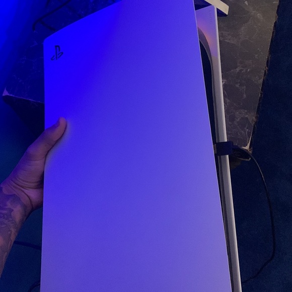 PS5 DISK VERSION - Picture 4 of 4